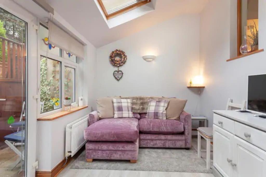 Cosy Heather Cottage Ашборн Экстерьер фото